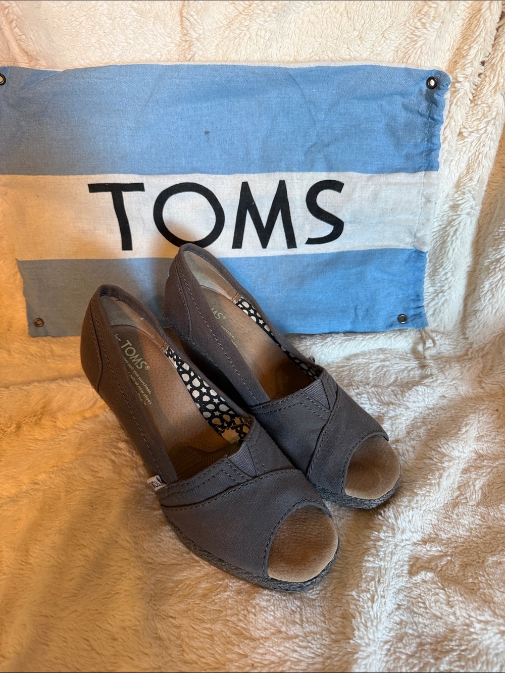 TOMS Calypso Charcoal Grey Canvas Peep Toe Wedge Heels Womens Size 6 Neutral